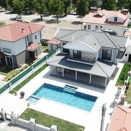 Stunning 4-bed Grey 4 Bedrooms Private Pool Villa Dalyan